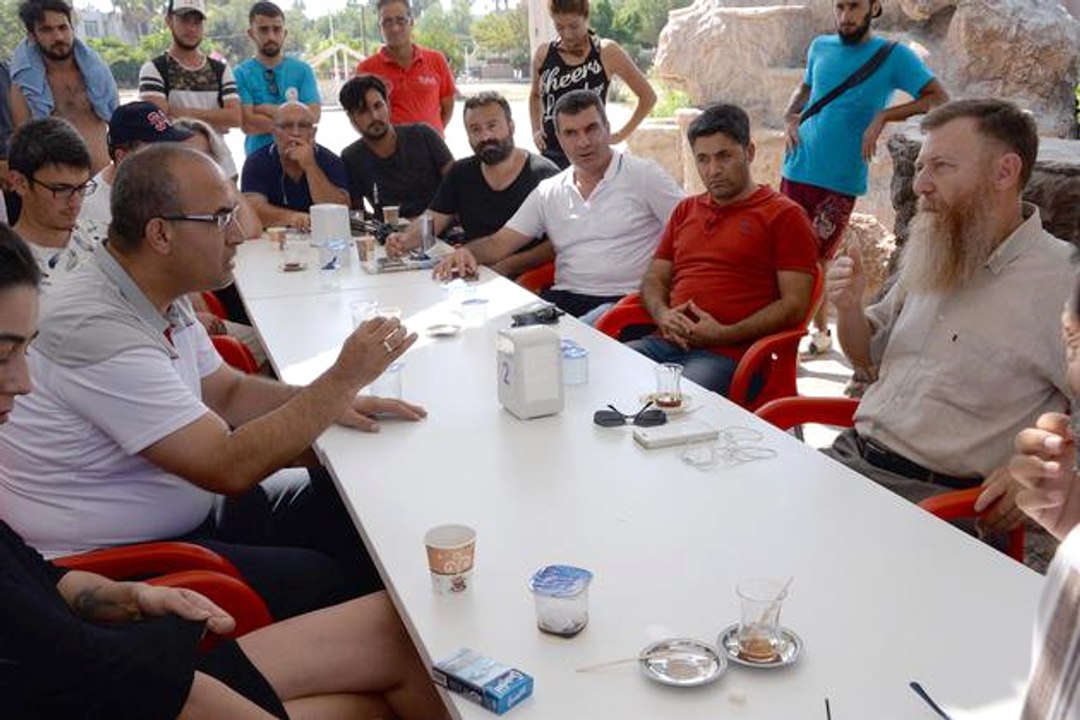 CHP'li Atıcı, 'Militan Yetiştiriliyor' Dediği Kampa Girdi, İl Müdürüyle Tartıştı