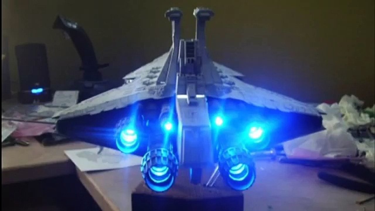 Revell non scale Imperial Star Destroyer, Unboxing, Build Up and Initial Thoughts