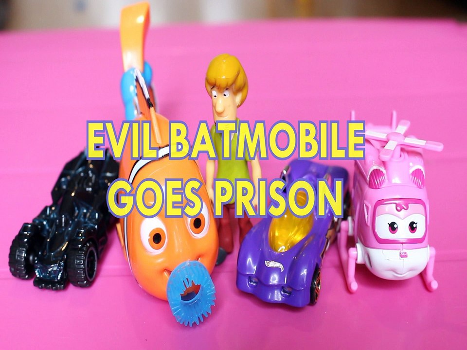 EVIL BATMOBILE GOES PRISON BATMAN ARKHAM KNIGHT NEMO SHAGGY POWER PIPES DIZZY Toys BABY Videos, DC COMICS, FINDING DORY