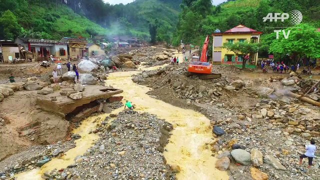 Floods, landslides kill dozens in Vietnam