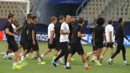Real Madrid entrena en Macedonia de cara al encuentro con el Manchester United