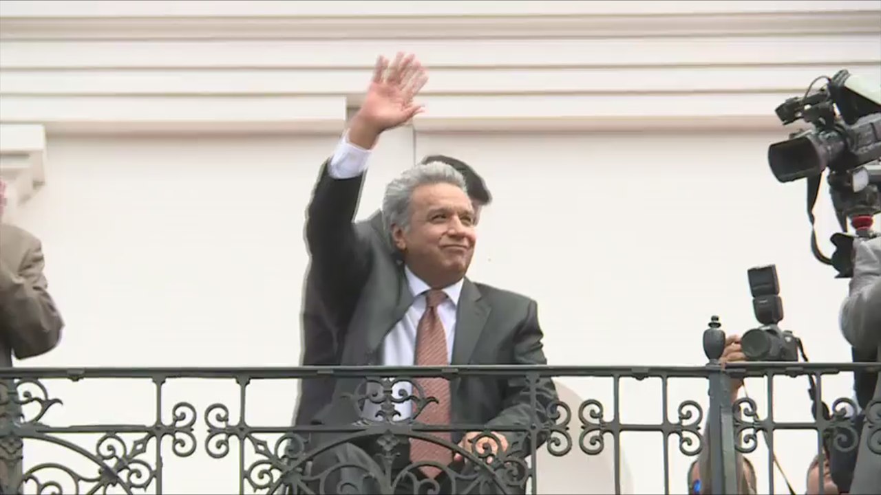 Miles expresan apoyo a Lenín Moreno en ceremonia de cambio de guardia en Ecuador