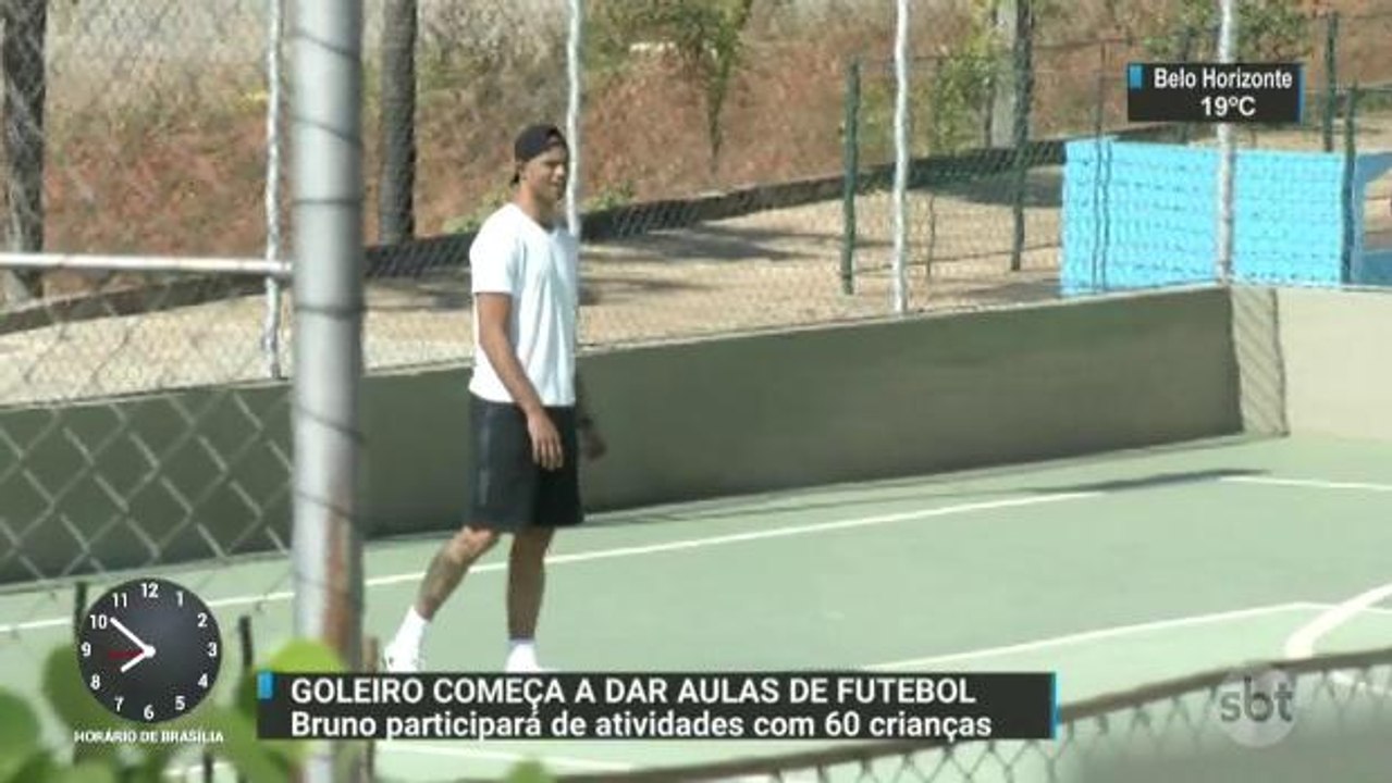 Goleiro Bruno começa a dar aulas de futebol para crianças em Minas Gerais
