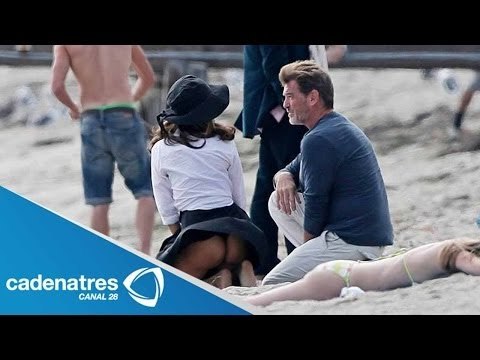 Salma Hayek enseña de más (Imágenes) / Salma Hayek enseña por accidente el trasero