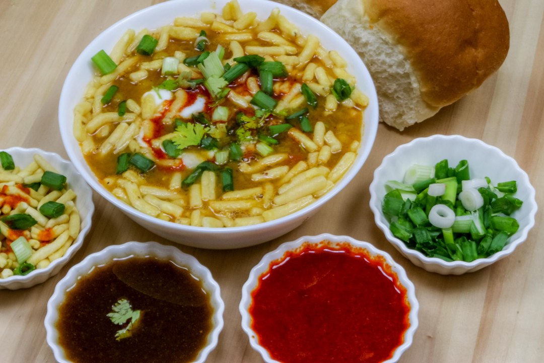 SEV USAL WITH TARI RECIPE | GUJARATI SEV USAL | HOW TO MAKE SEV USAL