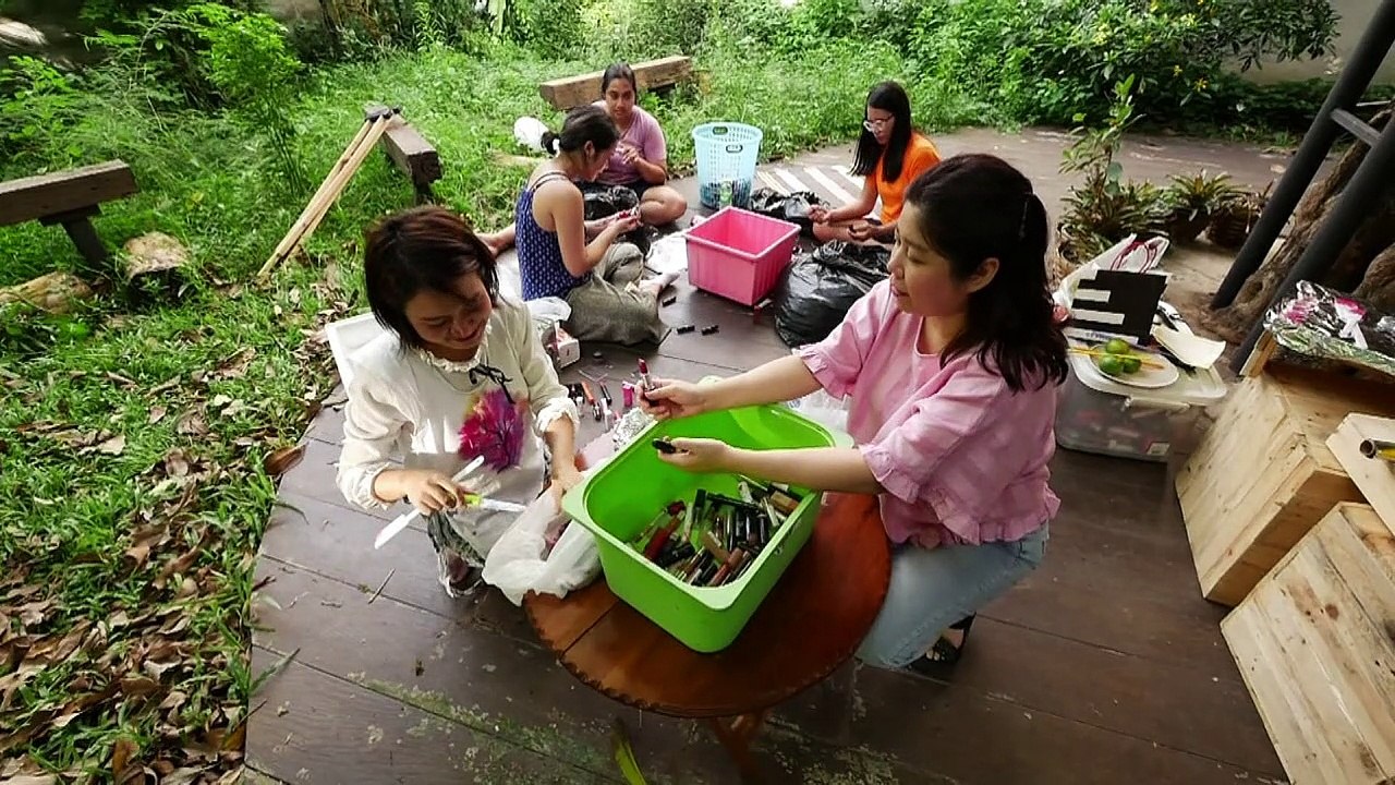 Thailand: Schminken gegen den 'Knast-Blues'