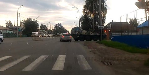 Panzer Otomobile Çarptı