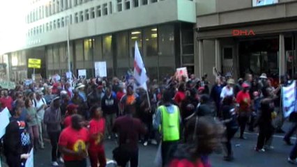 Güney Afrika'da Devlet Başkanı Zuma İstifaya Çağırıldı