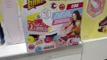 Visitando una tienda de juguetes, Barbie, patines soy Luna y mucho más