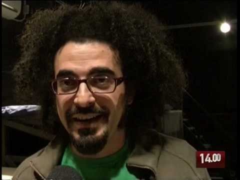 TG 05.03.10 Caparezza al Fornelli di Bari