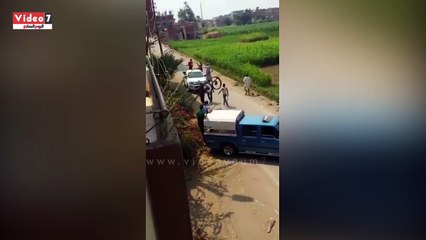 بالفيديو.. مشاجرة بالأسلحة النارية بين خارجين على القانون بالشرقية