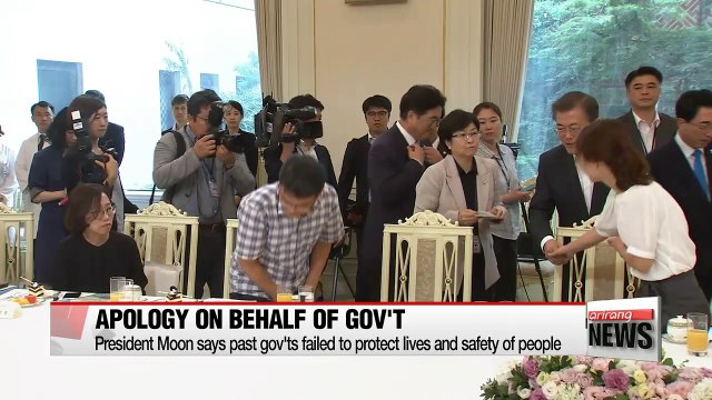 President Moon apologizes to toxic humidifier disinfectant victims