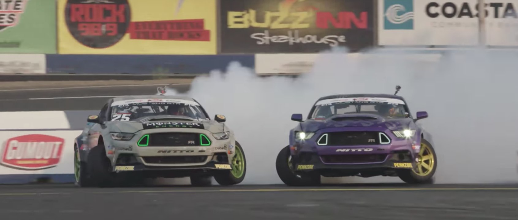 VÍDEO: ¡Batalla drift fraticida! Mustang contra...