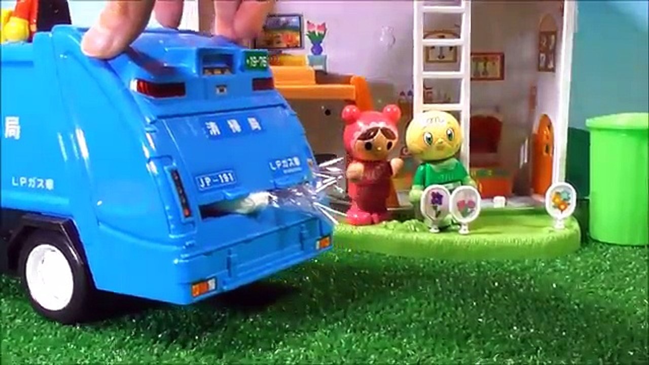 アンパンマン ゴミ収集車 ポイポイブーブーみたいにゴミをあつめよう！誰のおうちにいこうかな？ ❤ はたらくくるま 車 自動車 メロンパンナ おもちゃ アニメ トイ キッズ anpanman