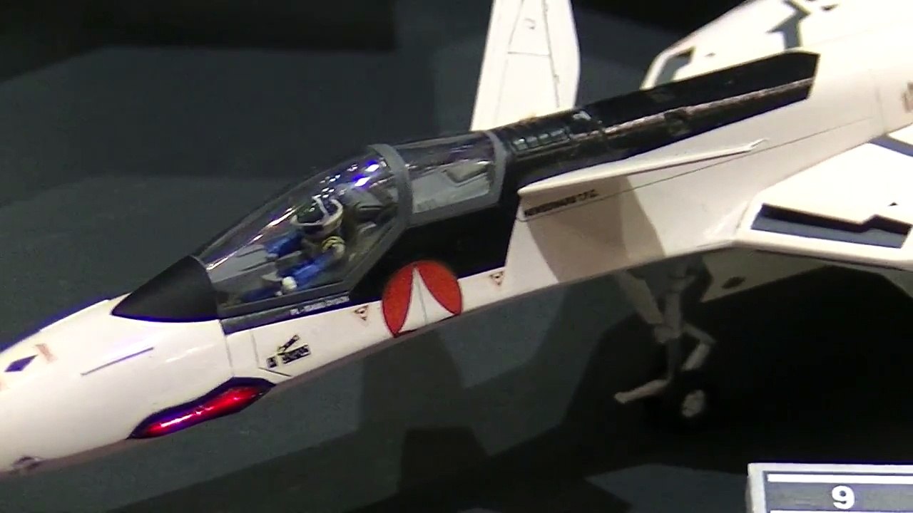 YF 19 ”マクロスプラス”：【HASEGAWA】YF 19 Macross Plus