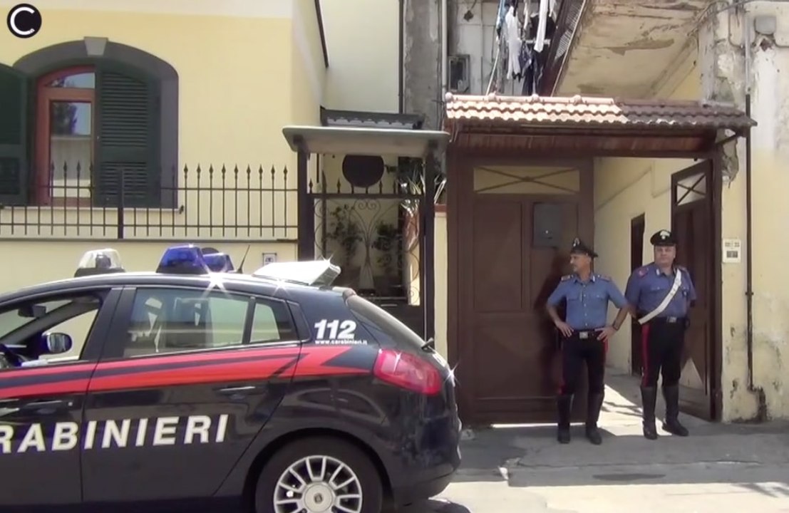 Caivano (NA) - Otto minori sequestrano il responsabile di un centro di accoglienza (08.08.17)