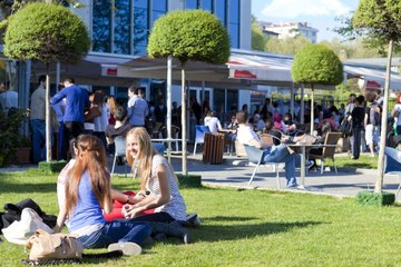 Erdoğan'dan Öğrencilere Müjde: Burs ve Krediler Artacak