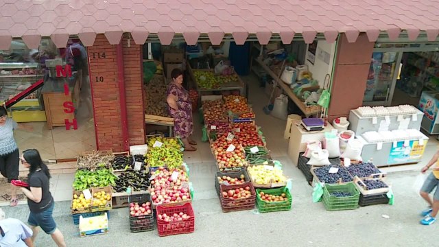 Veshjet, më të lira në korrik. Por çmimet e ushqimeve rriten - Top Channel Albania - News - Lajme
