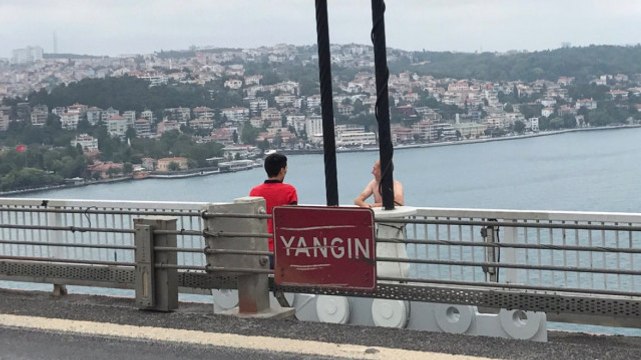 İkna Çabaları İşe Yaramadı, FSM Köprüsü'ne Çıkan Vatandaş İntihar Etti