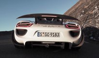 VÍDEO: ¡Ponte a soñar! 19 Porsche 918 Spyder por 25 puertos en Los Alpes
