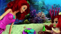 Para Barbie princesa de Disney La Sirenita Ariel juego tiene unos juguetes de baño niñas