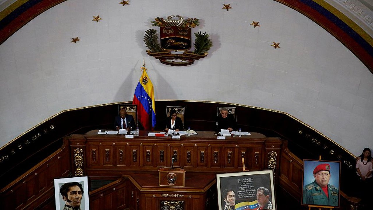 Venezuela: Assembleia Constituinte toma de assalto o parlamento