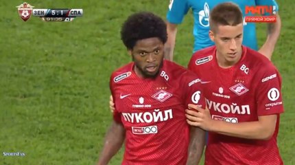 @TheBuzzer: ¡Corre que te alcanzan Luiz Adriano!