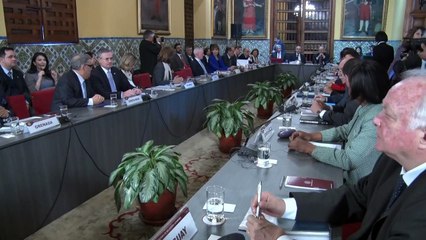 Chanceleres condenam 'ruptura' democrática na Venezuela