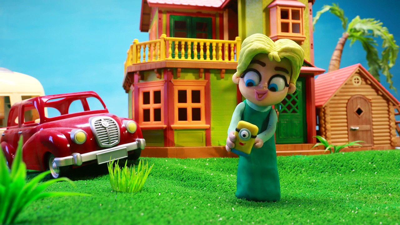 Real MONSTER with Elsa and Anna Disney Frozen in Real Life Stop Motion Animation