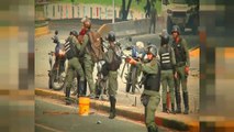 Venezuela'da 250 gazeteci saldırıya uğradı