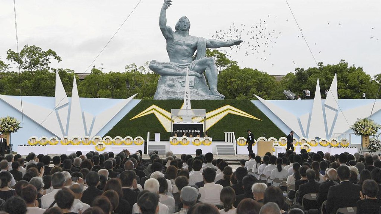 72 jahre nach der atombombe: nagasaki gedenkt der opfer