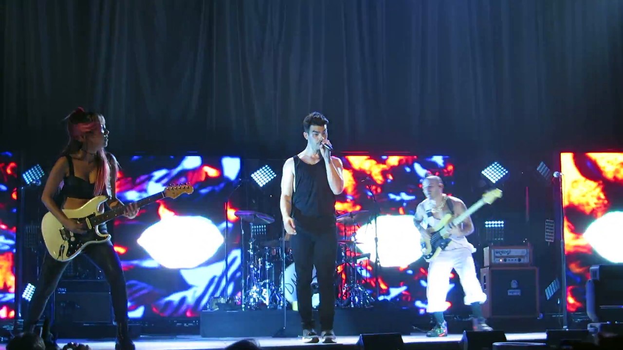 Selena Gomez - Cake By The Ocean |Selena Gomez Songs | Selena Gomez Instyle