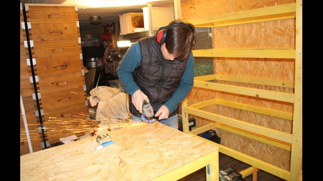 APICULTURE. Beekeeping. Episode1. Construction des supports de cadres