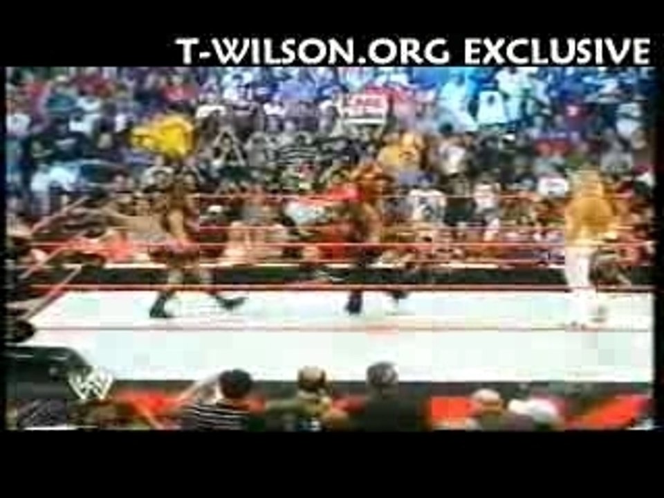Torrie Wilson Returns to Raw