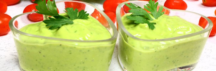 هل جربتِ صوص الأفوكادو بالكزبرة والليمون الصحية؟ الطريقة بالفيديو