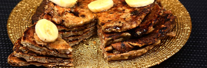 بان كيك الطاقة بالموز والشوفان، تعلمي الطريقة بالفيديو