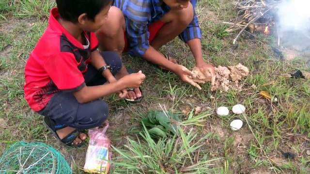 Enjoyable Fishing - The Best Catching Catfish By Machete, Ang Rot, And Chhneang - Catch n Cook