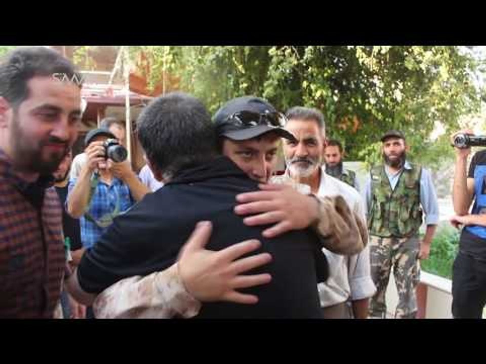 Opposition Group and Syrian Government Exchange Prisoners in East Damascus