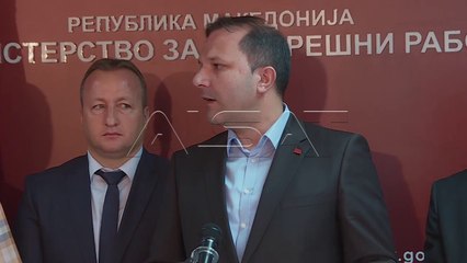 Gruejevski i pakapshëm për policinë, bashkëshortja dorëzon armën e tij zyrtare