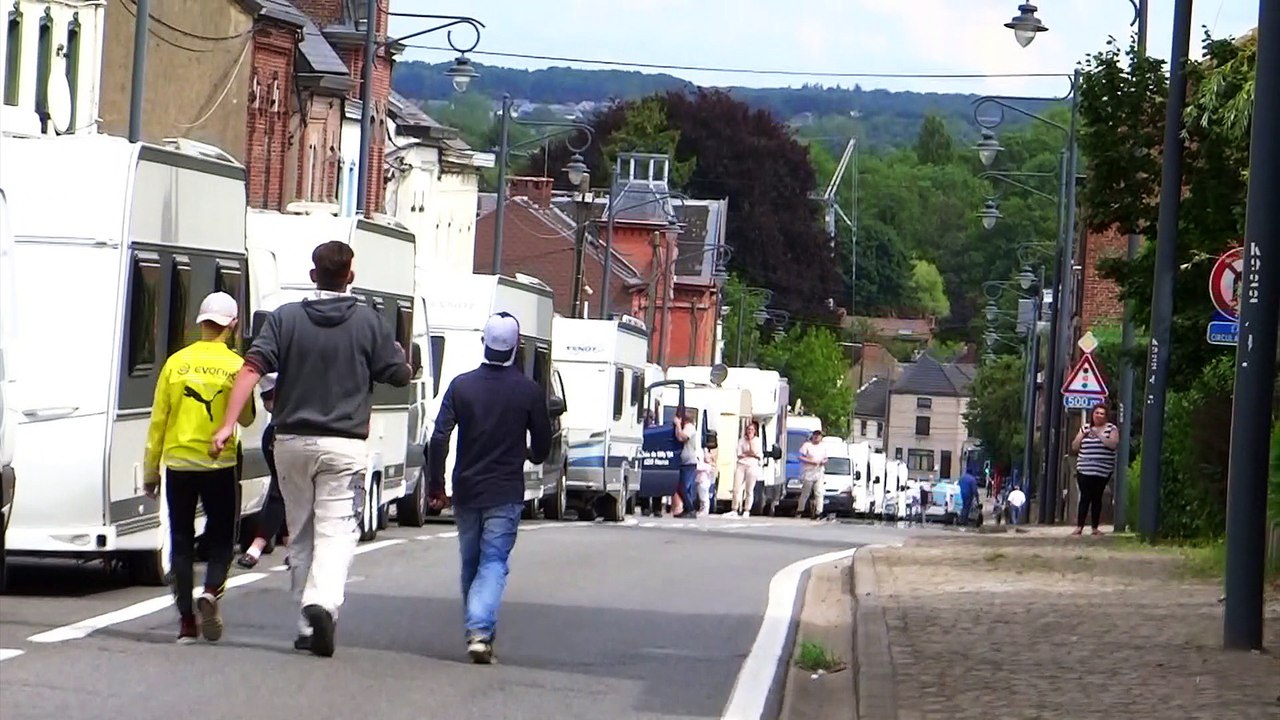 Fosses-la-Ville: une quarantaine de caravanes de gens du voyage paralysent le centre-ville