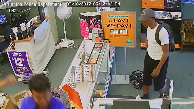 Deux commerçants ne se font pas intimider par des braqueurs et leurs pistolets !