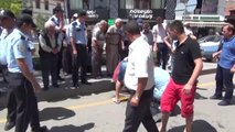 Devriye Sırasında Rahatsızlanan Polis Hastaneye Kaldırıldı