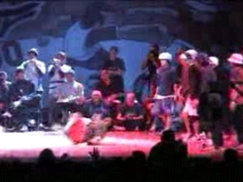 Break Dancing - flying steps vs waseda breakers