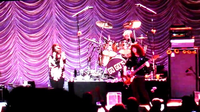 Go Gos Live Greek Our Lips Are Sealed/We Got The Beat Farewell Tour LA 2016