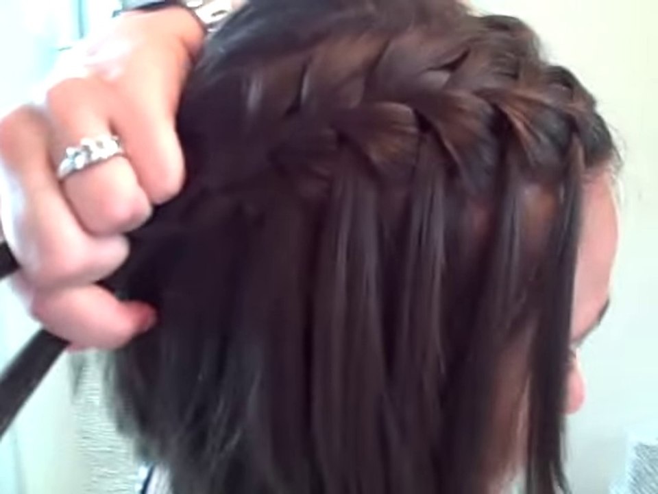 The Waterfall Braid (DIY) - Cute Girls Hairstyles