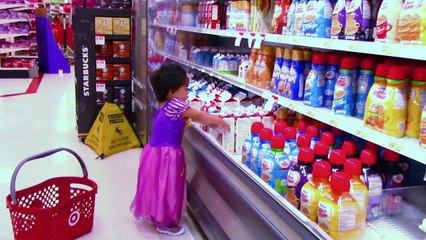 Frozen Elsa, Snow White, Rapunzel Baby Gummy Fountain Challenge! w/ Mcdonalds Chef, Coke b