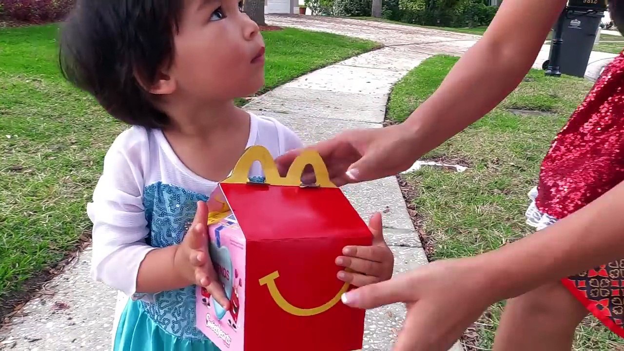 Princess Jasmine& Wonder Woman Face Paint Challenge! w/ Mcdonalds, Catbaby, Baby Polic