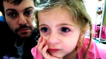 Filha tira o dedo no nariz--___------