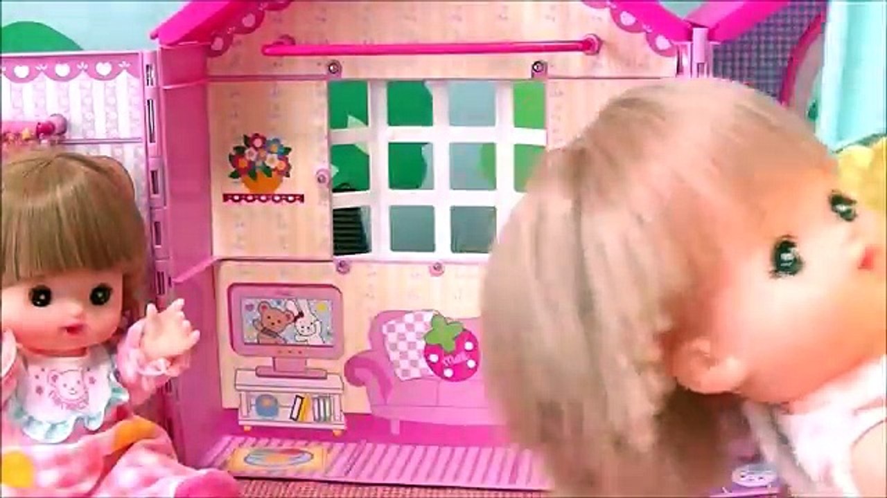 メルちゃん おうちのお引越し★ お風呂や冷蔵庫や洗濯機を運ぶよ! アンパンマントラックも来るよ...
