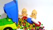 Learn Colors Poop Triplet Baby Doll Bath Time with M&M's Chocolate Finger Family Song For Children